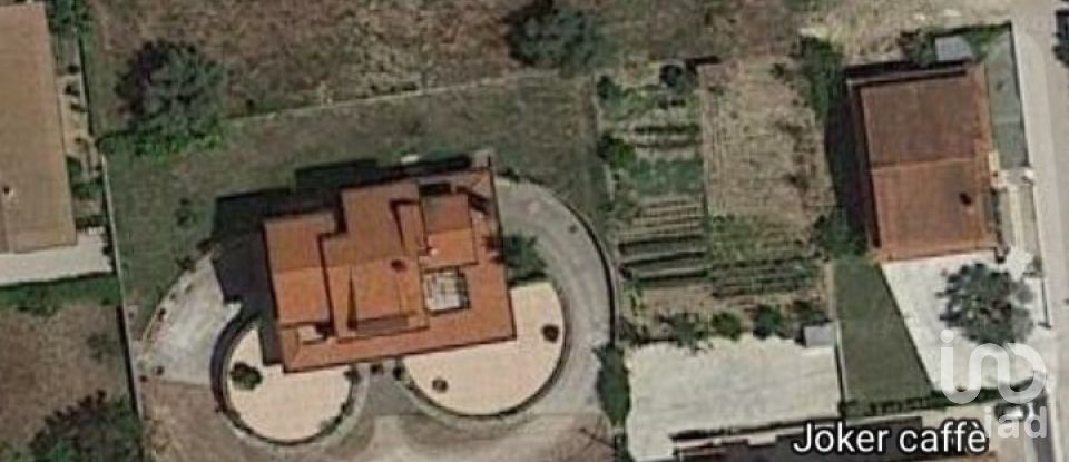 Casa 20 locali di 639 m² in Notaresco (64024)