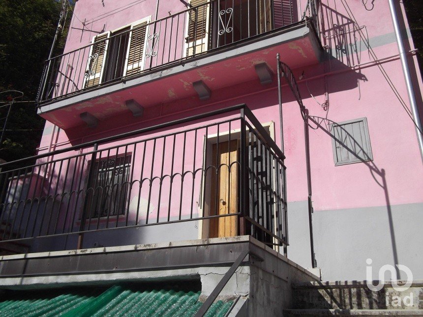 Casa 4 locali di 70 m² in Prezza (67030)