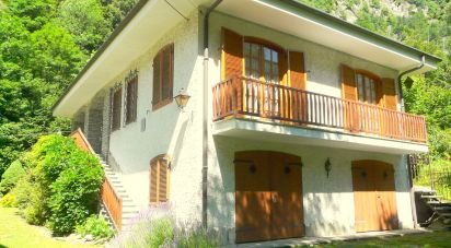 Town house 8 rooms of 250 m² in Ronco Canavese (10080)