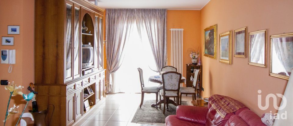 Apartment 8 rooms of 120 sq m in Teramo (64100)