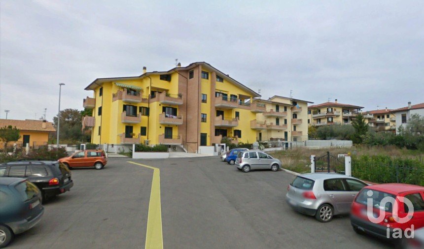 Appartamento 8 locali di 120 m² a Teramo (64100)
