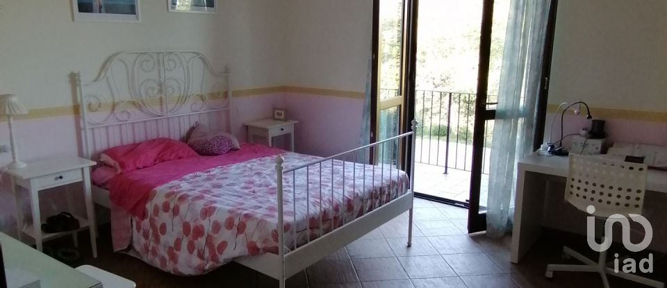 Casa indipendente / Villa 10 locali di 437 m² in Pineto (64025)