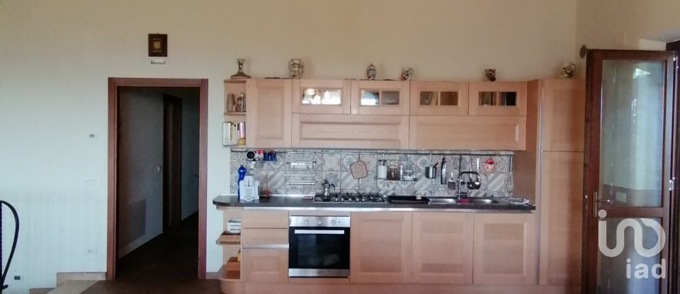 Casa indipendente / Villa 10 locali di 437 m² in Pineto (64025)