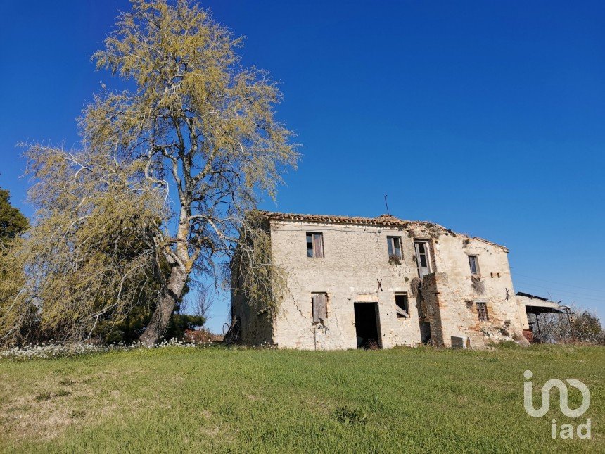 House 0 rooms of 300 m² in Cossignano (63067)