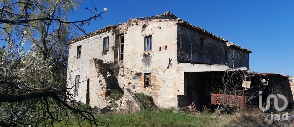 House 0 rooms of 300 m² in Cossignano (63067)