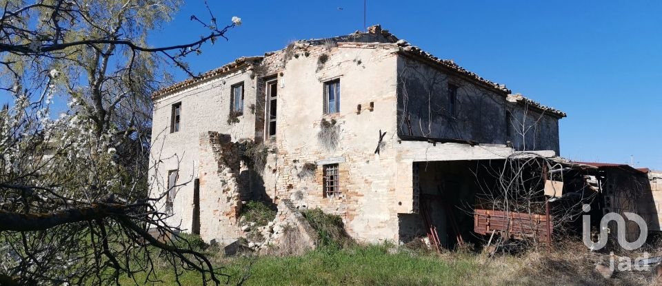 House 0 rooms of 300 m² in Cossignano (63067)