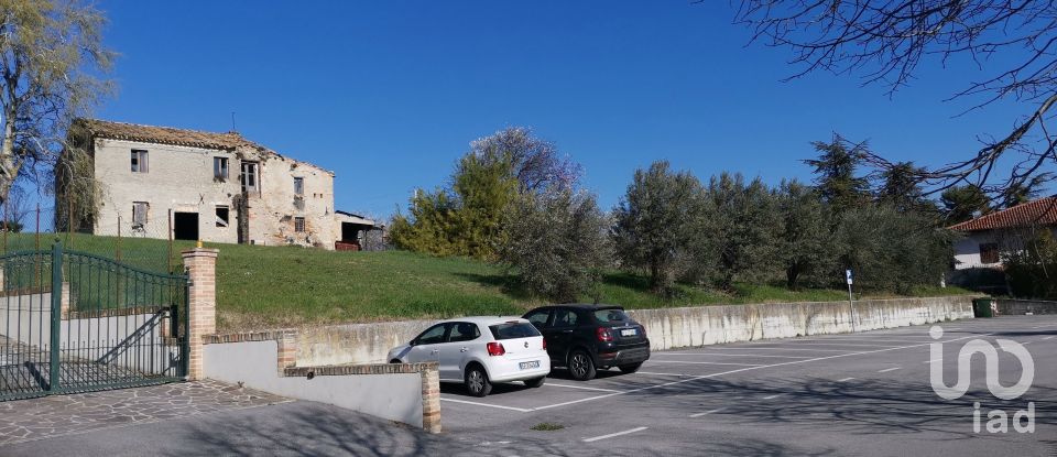 House 0 rooms of 300 m² in Cossignano (63067)