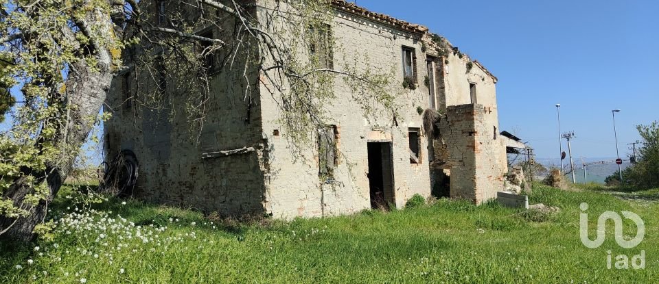 House 0 rooms of 300 m² in Cossignano (63067)