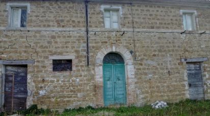 Town house 0 rooms of 0 sq m in Monte Roberto (60030)