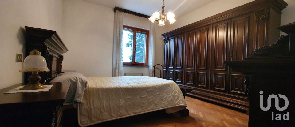 House 15 rooms of 270 m² in Ripe (60010)