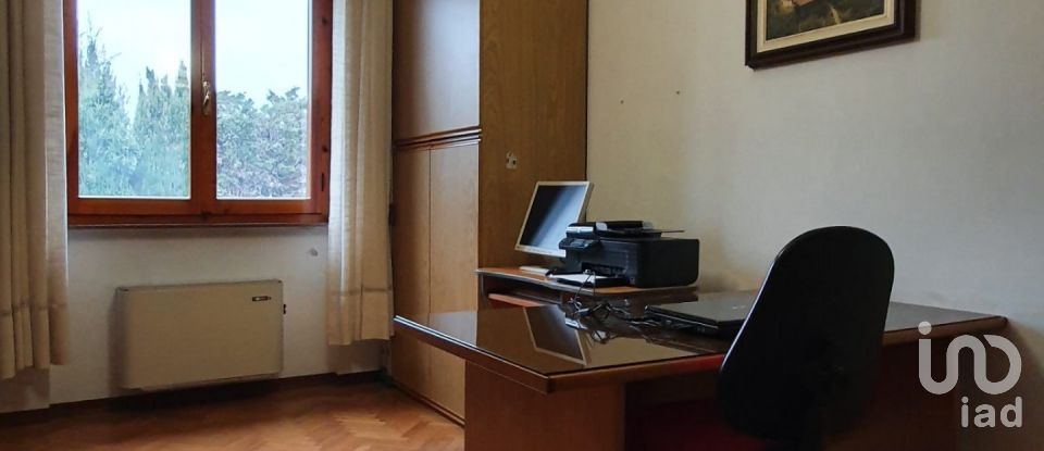 House 15 rooms of 270 m² in Ripe (60010)