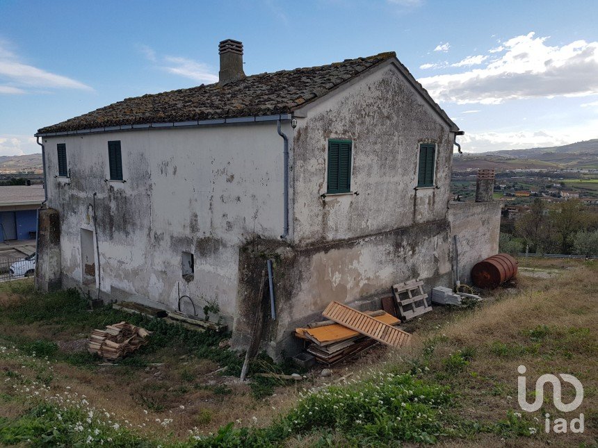 Country house 5 rooms of 355 m² in Notaresco (64024)