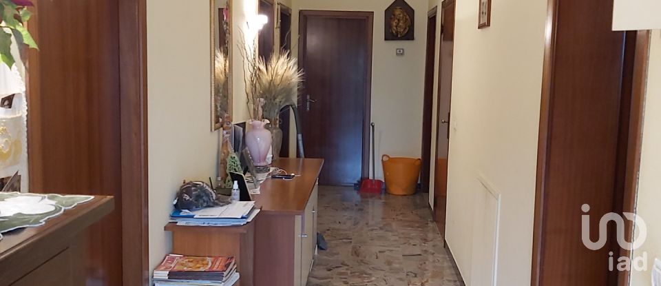 Town house 8 rooms of 204 m² in Fossombrone (61034)