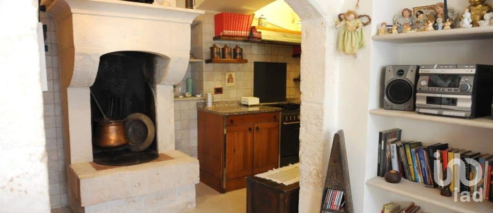 Mansion 5 rooms of 150 m² in Cisternino (72014)