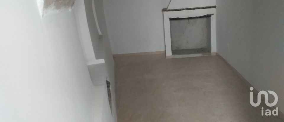 Apartment 9 rooms of 130 sq m in Cocullo (67030)