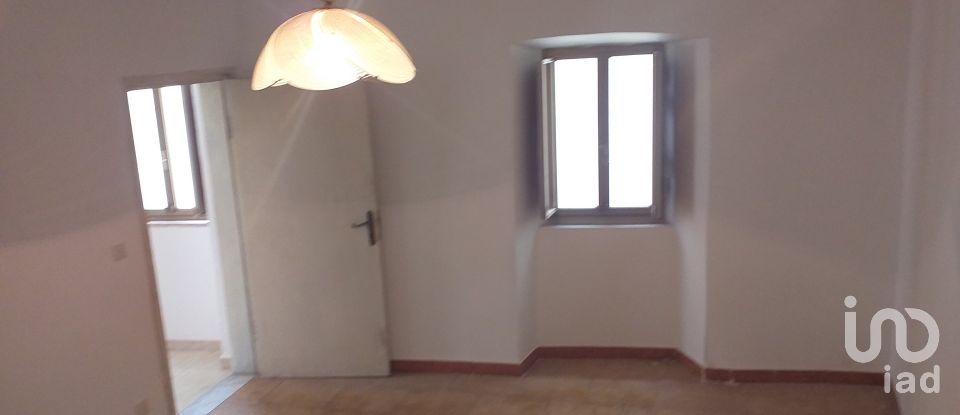 Apartment 9 rooms of 130 sq m in Cocullo (67030)