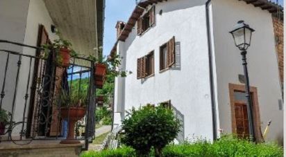 House 4 rooms of 80 m² in Valle Castellana (64010)