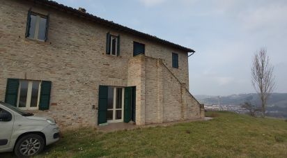 Casa indipendente 9 locali di 241 m² in Urbino (61029)