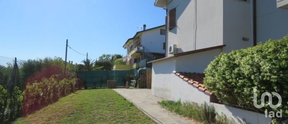House 14 rooms of 350 m² in Castelfidardo (60022)