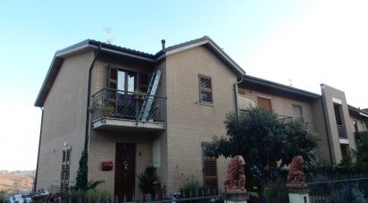 Appartamento 6 locali di 95 m² a Colmurano (62020)