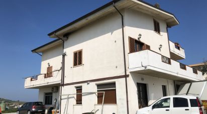 Casa 13 locali di 988 m² in Città Sant'Angelo (65013)