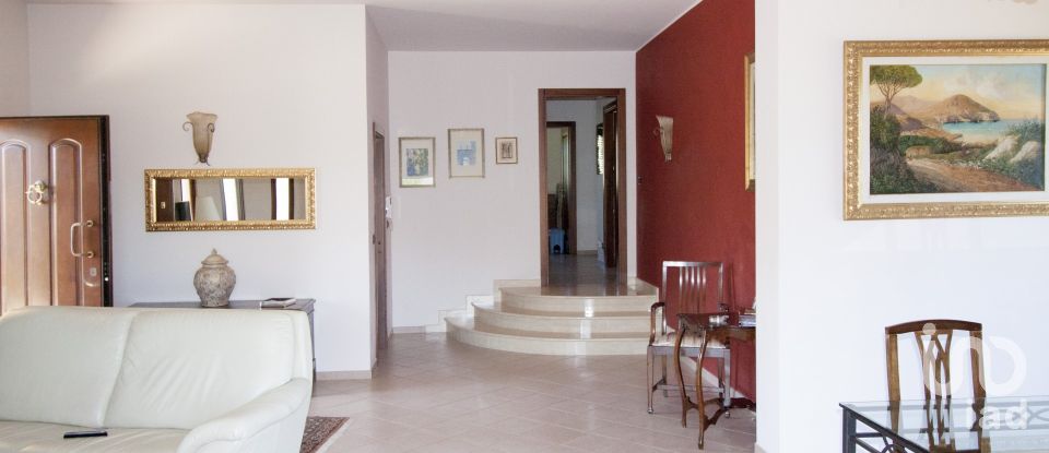 Casa 17 locali di 343 m² in Roseto degli Abruzzi (64026)