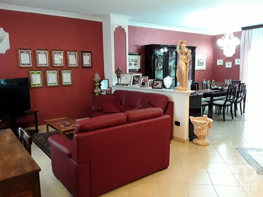 Casa 8 locali di 230 m² in Nocera Terinese (88047)