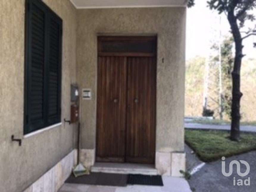 Casa indipendente / Villa 6 locali di 180 m² in Teramo (64100)