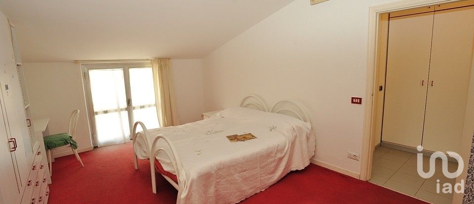 Apartment 5 rooms of 90 sq m in Alba Adriatica (64011)