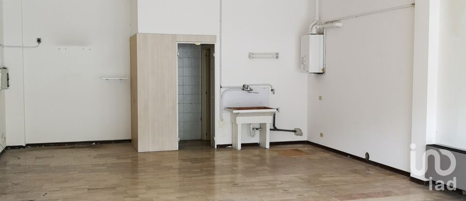 Negozio / locale commerciale di 70 m² in Bellante (64020)