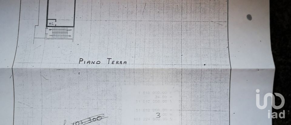 Negozio / locale commerciale di 70 m² in Bellante (64020)