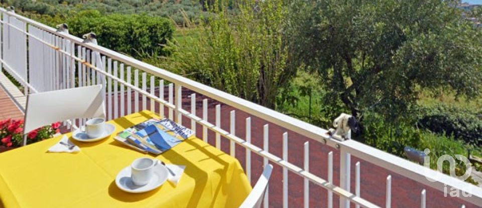 Two-room apartment of 65 sq m in Falerna (88042)