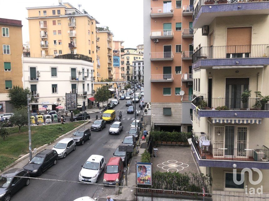 Quadrilocale di 85 m² a Napoli (80128)