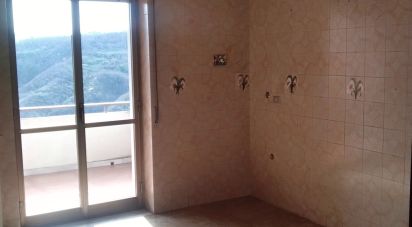 Appartamento 7 locali di 140 m² a Carolei (87030)