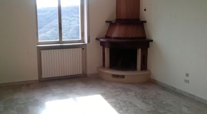 Appartamento 7 locali di 140 m² a Carolei (87030)
