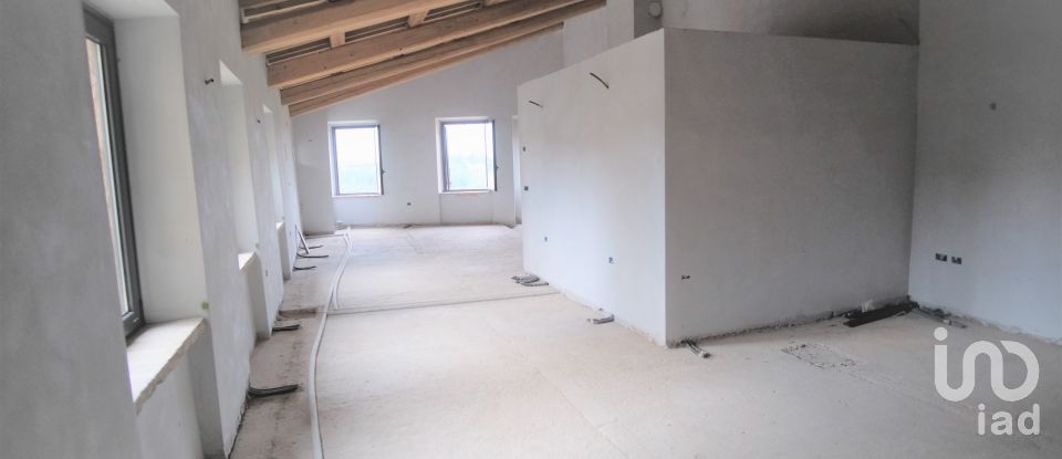 Attico / Mansarda / Loft 2 locali di 90 m² a Corinaldo (60013)