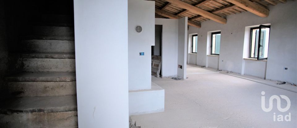 Attico / Mansarda / Loft 2 locali di 90 m² a Corinaldo (60013)