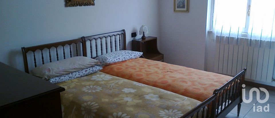 Three-room apartment of 75 m² in Carnate (20866)