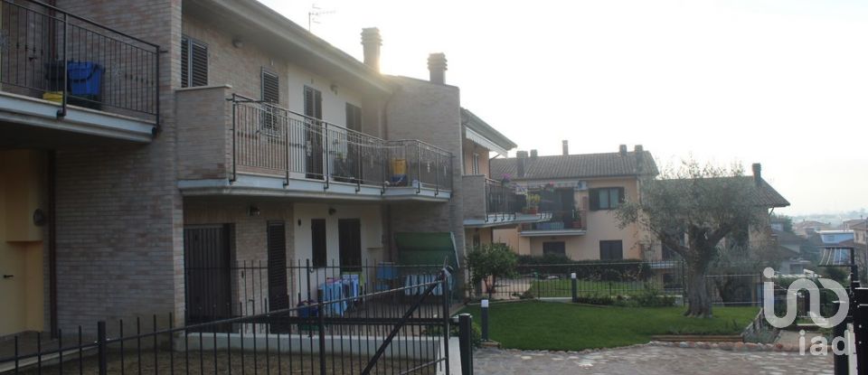 Apartment 5 rooms of 256 sq m in Spinetoli (63078)