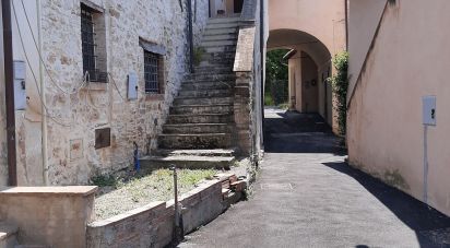 Casa indipendente 0 locali di 140 m² in Foligno (06034)
