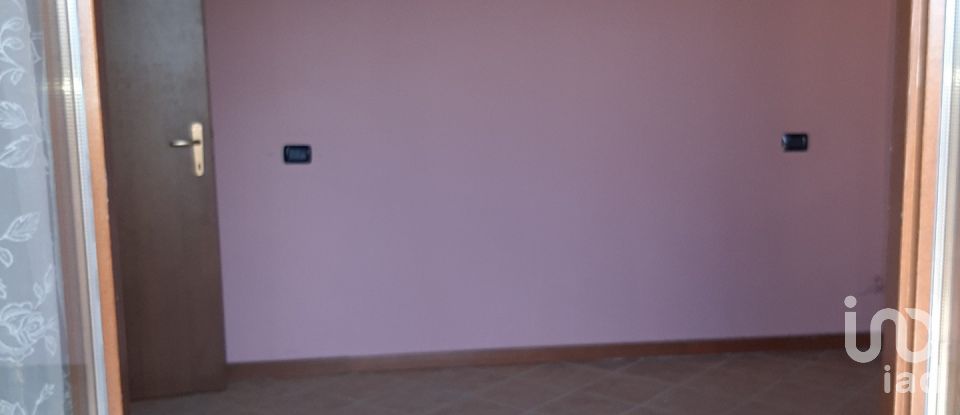 Casa indipendente 0 locali di 140 m² in Foligno (06034)
