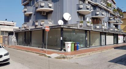Shop / premises commercial of 90 sq m in Roseto degli Abruzzi (64026)