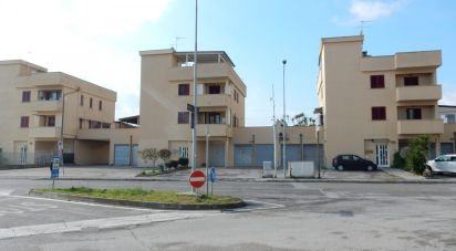 Shop / premises commercial of 55 m² in Fermo (63900)