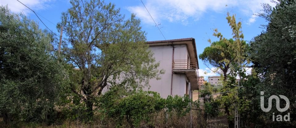 Casa 6 locali di 350 m² in San Paolo di Jesi (60038)