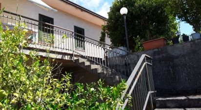 Casa 8 locali di 180 m² in Cleto (87030)