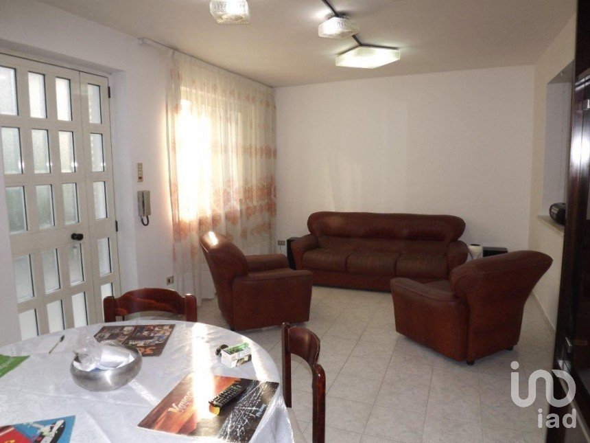 Villa a schiera 9 locali di 160 m² in Pescara (65129)