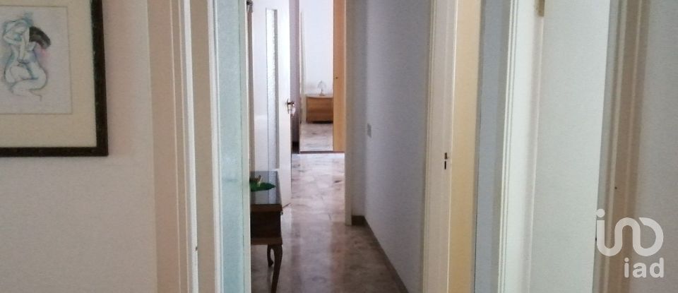Apartment 5 rooms of 116 m² in Fermo (63900)