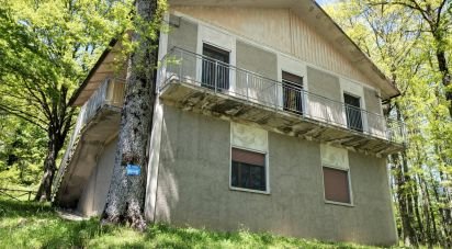 Casa indipendente / Villa 7 locali di 160 m² in Apecchio (61042)