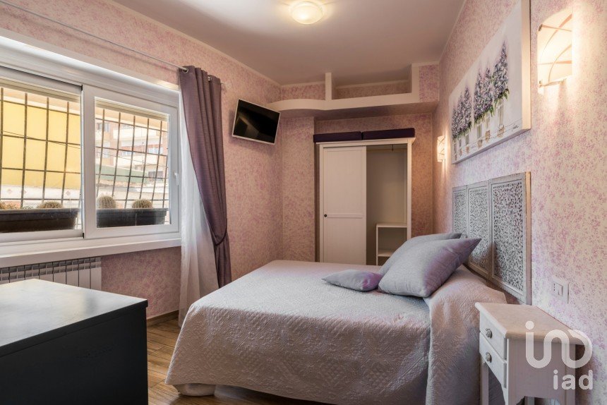 Four-room apartment of 102 m² in Fiumicino (00054)