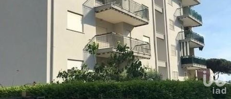 Apartment 6 rooms of 87 sq m in Terracina (04019)